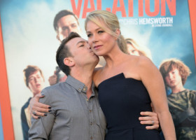 David Faustino, Bud din Familia Bundy, despre lupta Christinei Applegate cu scleroza multiplă: "Vorbim des și încerc să fiu lângă ea"