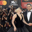 Lady Gaga și Michael Polansky pe covorul roșu la premiera filmului „Joker Folie Ă Deux”/ Profimedia