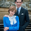 Emma Corrin și Josh O'Connor, în "The Crown"