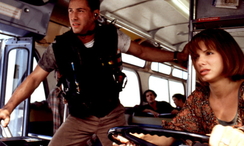 Sandra Bullock și Keanu Reeves s-au reunit în culise pe Broadway. „Privind-o alături de el, am simțit că timpul nu a trecut deloc”