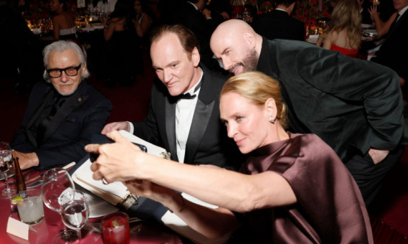 Tarantino, Travolta și Uma Thurman, selfie „stelar” la 30 de ani de la premiera „Pulp Fiction”