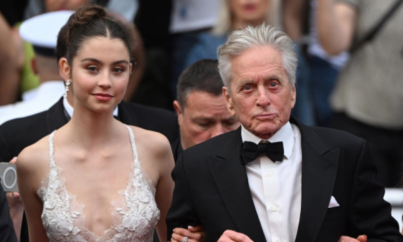 Michael Douglas, un tată fericit, și-a vizitat fiica la facultate. Carys e topită după el: "M-am distrat cel mai bine cu tine, Dadda"