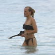 *PREMIUM-EXCLUSIVE* 'The Crowns' Gillian Anderson Looks Amazing As She Shows Off Her Bikini Body in Tulum With Her Family **WEB EMBARGO UNTIL October 27th, 2024 @7pm ET**