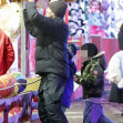 Jason Statham, împreună cu logodnica sa și cu copiii la Winter Wonderland/ Profimedia
