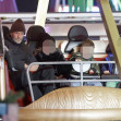 Jason Statham, împreună cu logodnica sa și cu copiii la Winter Wonderland/ Profimedia