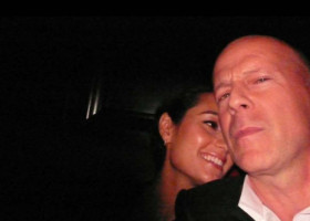 Soția lui Bruce Willis dezvăluie cea mai grea decizie după diagnosticul actorului: ”Nu mai e omul pe care l-am cunoscut, dar îl iubesc”