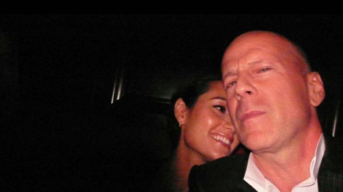 Soția lui Bruce Willis dezvăluie cea mai grea decizie după diagnosticul actorului: ”Nu mai e omul pe care l-am cunoscut, dar îl iubesc”