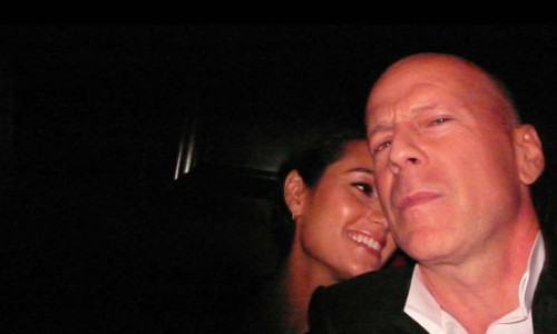 Soția lui Bruce Willis dezvăluie cea mai grea decizie după diagnosticul actorului: ”Nu mai e omul pe care l-am cunoscut, dar îl iubesc”