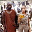 Djimon Hounsou și Angelina Jolie, în Lara Croft: Tomb Raider - The Cradle of Life (2003)
