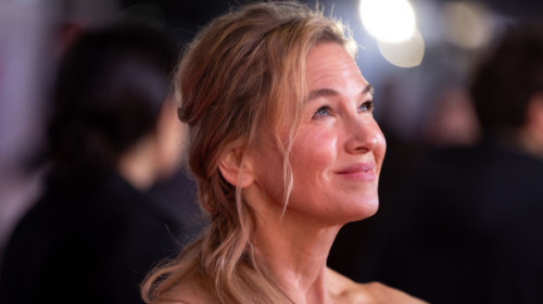 După „Judy” și „The Thing About Pam”, Renee Zellweger surprinde iar cu o transformare radicală de look pe platourile de filmare