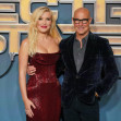 Millie Bobby Brown și Stanley Tucci