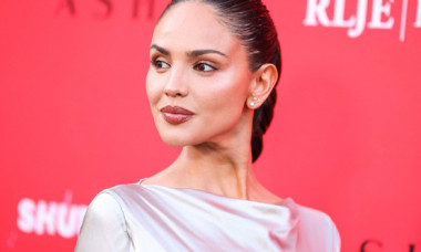 Eiza González, apariție spectaculoasă la premiera „Ash”. Rochia argintie a furat toate privirile