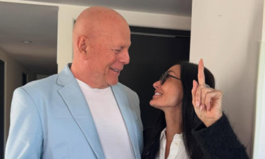 Demi Moore, lângă Bruce Willis, fostul ei soț, la bine și la greu. L-a sărbătorit cu dragoste: "La mulți ani, BW, te iubim!"
