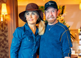 Cine este soția lui Chuck Norris, femeia pentru care starul filmelor de acțiune a renunțat la carieră