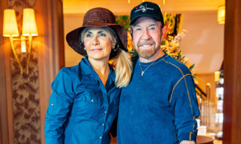 Cine este soția lui Chuck Norris, femeia pentru care starul filmelor de acțiune a renunțat la carieră