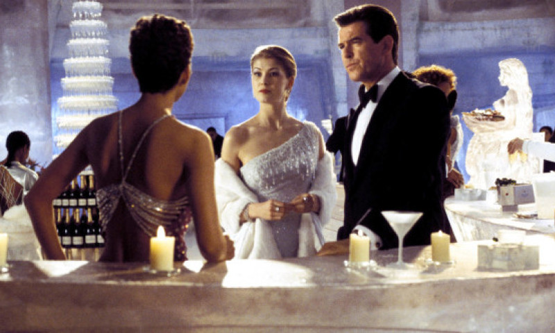 Cum arată azi fata Bond din "Die Another Day". A jucat cu Tom Cruise și Ben Affleck, are 46 de ani și doi copii cu nume deosebite