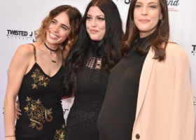 O poveste demnă de un scenariu de film. Cum au aflat Liv și Mia Tyler, fiicele solistului de la Aerosmith, că sunt surori