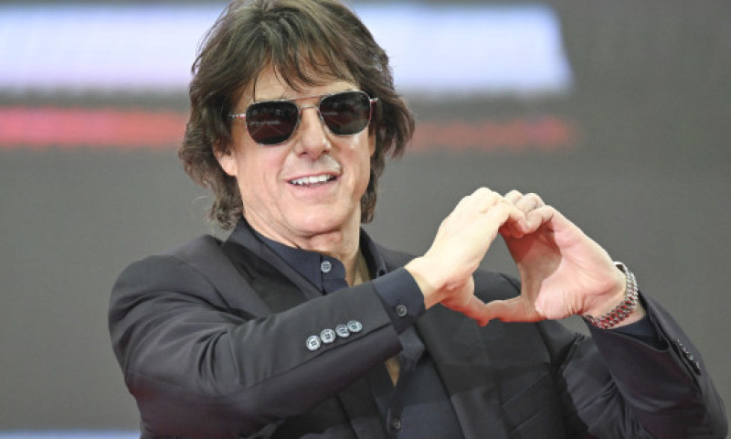 Tom Cruise cheltuie sume uriașe pentru a o impresiona pe Ana de Armas: „A plătit peste 8.600 de lire doar ca să o ducă la aeroport”