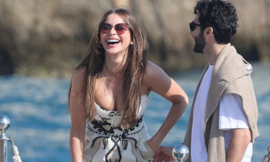 Sofia Vergara, apariție spectaculoasă la Cannes alături de un bărbat misterios. Cine este Douglas Chabbott?