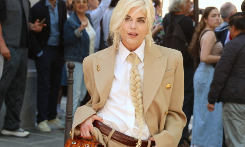 Selma Blair, revoltată că medicii i-au ignorat simptomele sclerozei multiple: „Mi-au trebuit 30 de ani ca să fac un RMN”