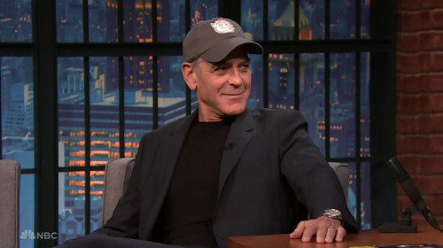 George Clooney susține că se va rade în cap dacă părul gri nu-i revine la timp pentru Premiile Tony 2025: „E rău”