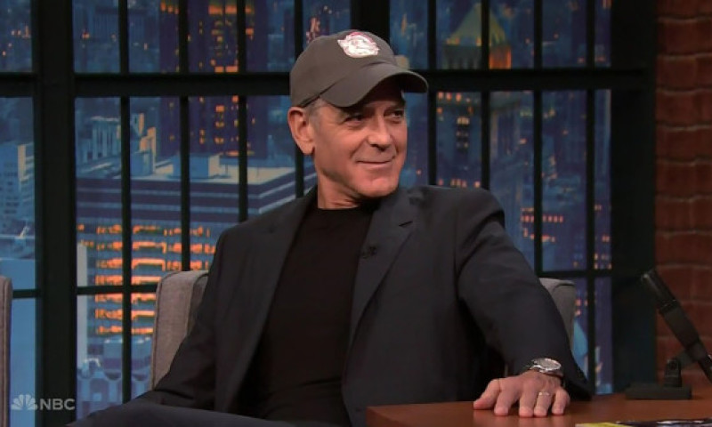 George Clooney susține că se va rade în cap dacă părul gri nu-i revine la timp pentru Premiile Tony 2025: „E rău”