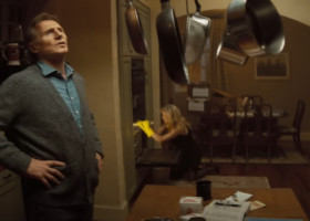 Pamela Anderson, chimie evidentă cu Liam Neeson, în The Naked Gun. Scena surprinzătoare din TRAILER: "Ne-am distrat teribil"