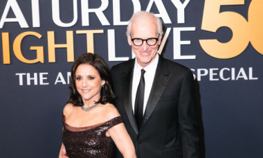 Julia Louis-Dreyfus și soțul ei, 38 de ani de căsnicie și o dragoste reală începută pe băncile facultății. Au împreună doi fii