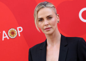 De ce refuză Charlize Theron să dezvăluie numele regizorului care i-a făcut avansuri la o audiție: „Îmi place că stă pe jar!”
