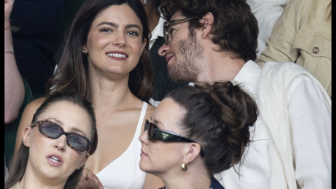 Frumoși și îndrăgostiți. Andrew Garfield confirmă relația cu Monica Barbaro. Gesturi drăgăstoase, în public la Wimbledon