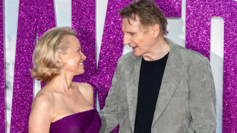 Pamela Anderson rupe tăcerea despre idila cu Liam Neeson. Ce s-a întâmplat, de fapt, între ei și ce relație au în prezent