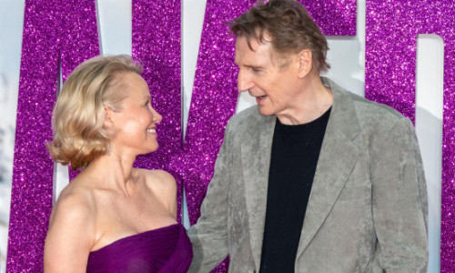 Pamela Anderson rupe tăcerea despre idila cu Liam Neeson. Ce s-a întâmplat, de fapt, între ei și ce relație au în prezent