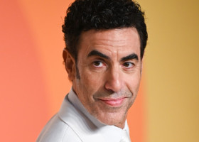 Sacha Baron Cohen, după ce și-a transformat total fizicul: Am început puternic criza vârstei de mijloc