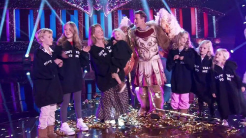 James Van Der Beek, despre motivul pentru care le-a spus celor 6 copii ai lui că are cancer: "Simt când tatăl lor are o zi grea"