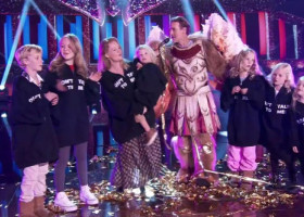 James Van Der Beek, despre motivul pentru care le-a spus celor 6 copii ai lui că are cancer: "Simt când tatăl lor are o zi grea"