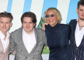 Sharon Stone, apariție rară pe covorul roșu cu cei trei fii. Au strălucit împreună la premiera „Nobody 2”