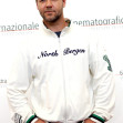 Russell Crowe herec festival bílá sportovní bunda