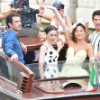 Lily Collins, surprinsă la filmările pentru „Emily in Paris” în Veneția/ Profimedia