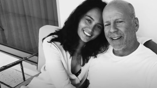 Cum comunică Emma Heming cu Bruce Willis, în timp ce actorul se luptă cu demență frontotemporală: „Avem propriul nostru limbaj”