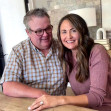 Eric Stonestreet si Lindsay Schweitzer