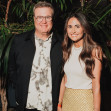 Eric Stonestreet si Lindsay Schweitzer