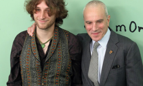 Daniel Day-Lewis și fiul său, apariție rară, la premiera „Anemone”. Actorul revine după opt ani, într-un film regizat de băiatul său