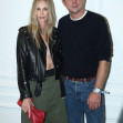 Célébrités au Défilé Dior à Paris - Greetings