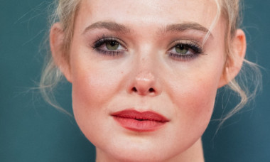 Frumoasa Elle Fanning a strălucit la premiera „Sentimental Value”, la BFI. Dansul cu Stellan Skarsgård i-a surprins pe toți
