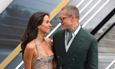 Brad Pitt și iubita lui cu aproape 30 de ani mai tânără, pas important în relație. "El e atât de îndrăgostit și fericit"