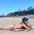 jessica alba la plaja, in costum de baie (1)