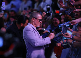 Brad Pitt, pe stadion alături de Flea de la Red Hot Chili Peppers. „Nimeni nu i-a acordat atenție, cred că oamenii nu l-au recunoscut”