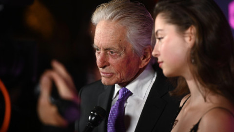 Tată mândru și fiică superbă. Michael Douglas, la patru ace, alături de Carys, care a moștenit grația mamei ei, Catherine Zeta-Jones