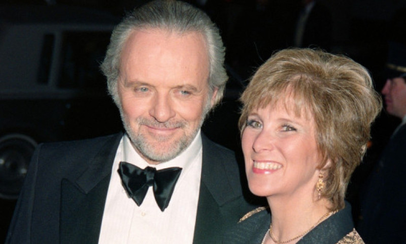 Anthony Hopkins recunoaște că și-a înșelat a doua soție: "A închis ochii la tot ce făceam. Ani mai târziu a aflat de infidelități"