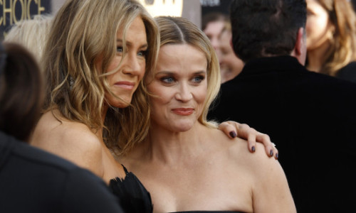 Sunt prietene de 25 de ani. Reese Witherspoon a „plâns” din cauza nedreptăților la care a fost supusă Jennifer Aniston